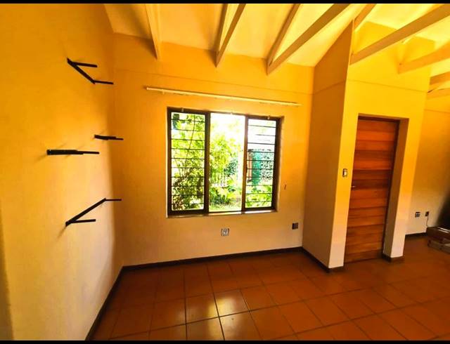 3 BEDROOM PROPERTY TO RENT IN DIE HOEWES